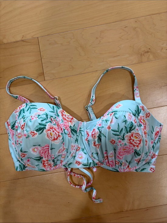 Xhilaration Other - Xhilaration Mint Green Floral Bra Top
Size 20 W